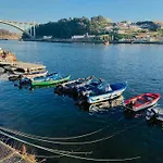Appartamento Spacious In With Terrace Oporto