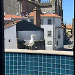 Spacious In With Terrace Oporto