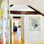 Spacious In With Terrace *