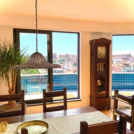 Appartamento Spacious In With Terrace Oporto