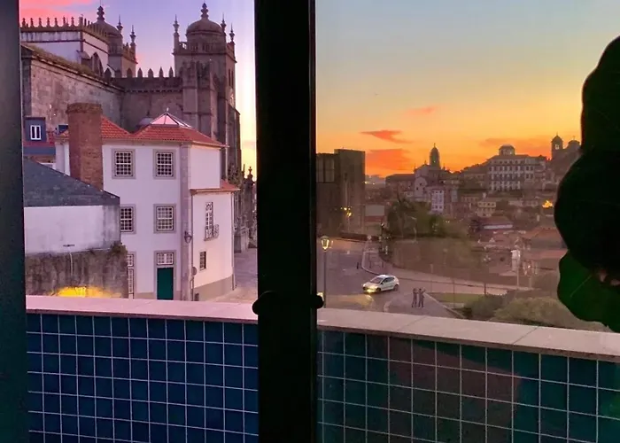 Spacious In With Terrace Porto