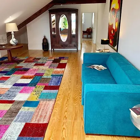 Spacious In With Terrace Oporto