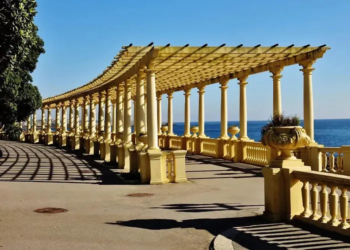 Spacious In With Terrace Διαμέρισμα