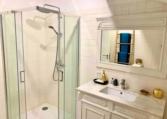 Spacious In With Terrace Διαμέρισμα *