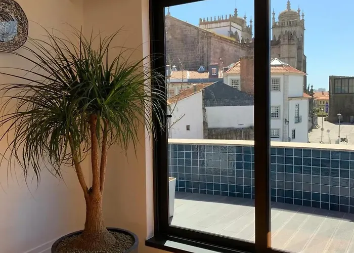 Spacious In With Terrace Apartment